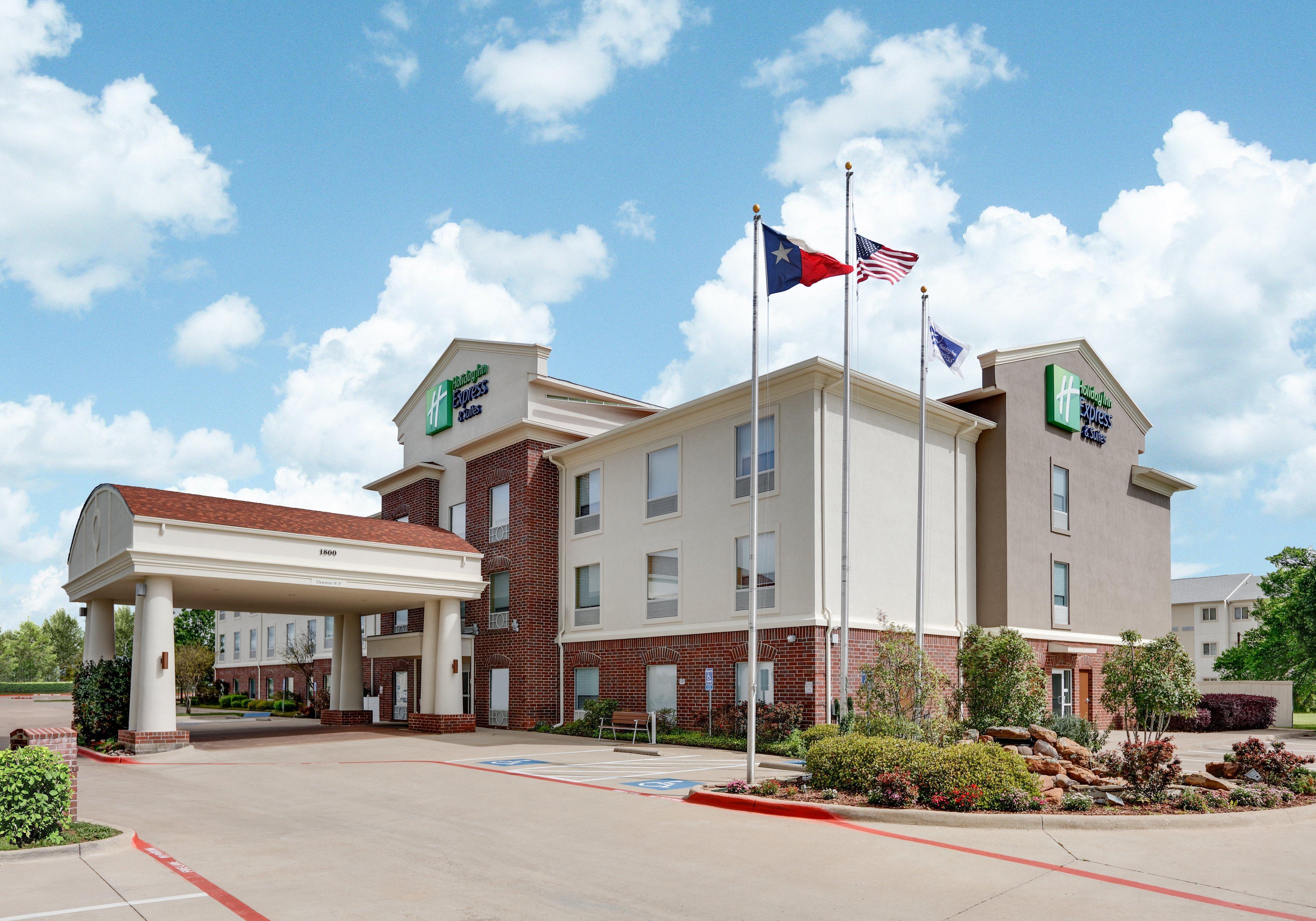 Holiday Inn Express Hotel & Suites Cleburne By Ihg Exterior photo