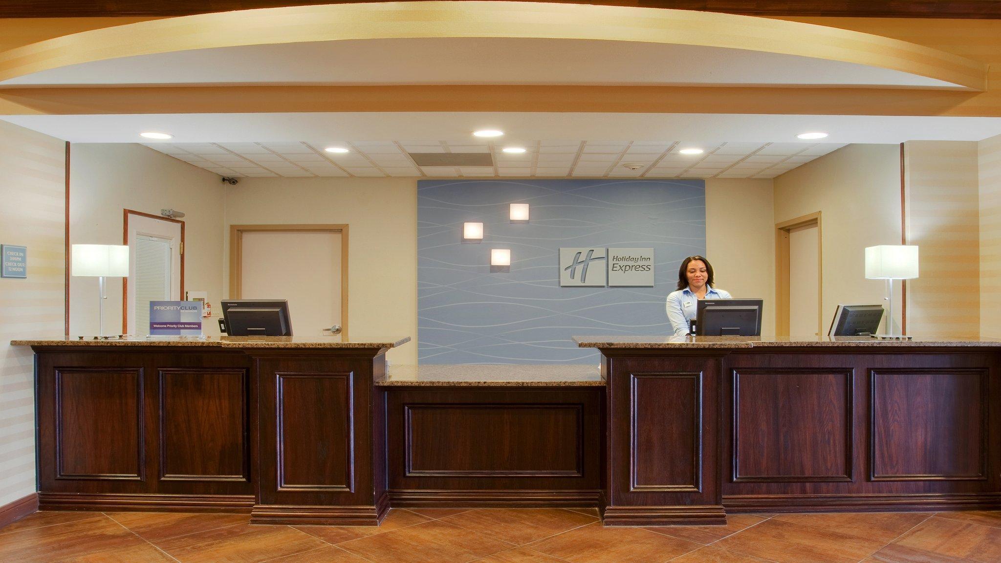 Holiday Inn Express Hotel & Suites Cleburne By Ihg Exterior photo